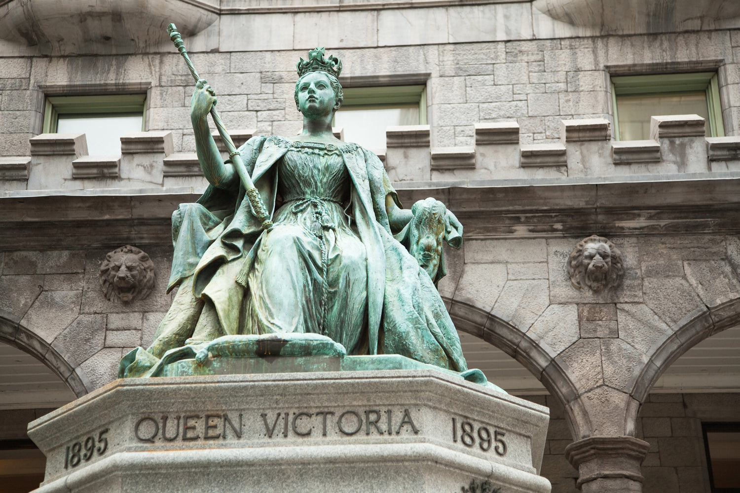 Queen Victoria statue